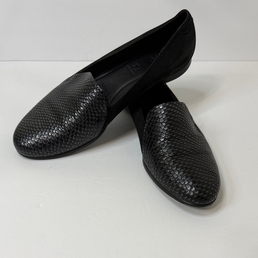 Ecco Women's Black Patterned Flats
